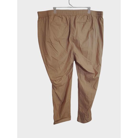 Torrid Women's Plus Size Khaki Feel the Fit Pants Stretchy Waist Size 4T - Picture 2 of 3